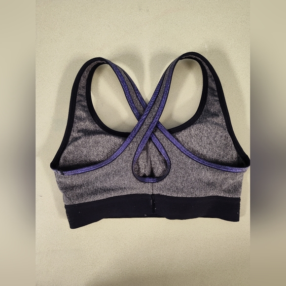 Under Armour Peekhole Razorback Sports Bra - Picture 8 of 8